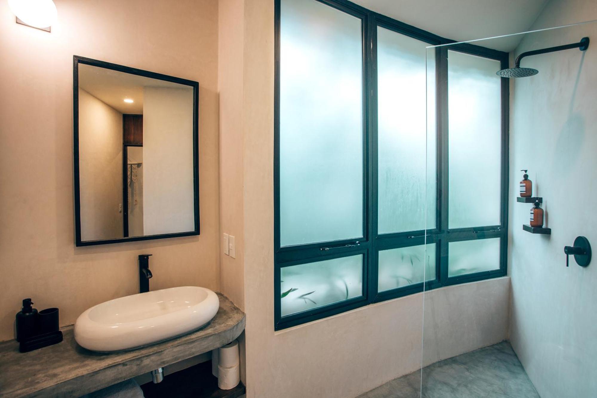 Luxury Jungle Villa-Pvt Pool -100Mbs- Concierge 8A 툴룸 외부 사진